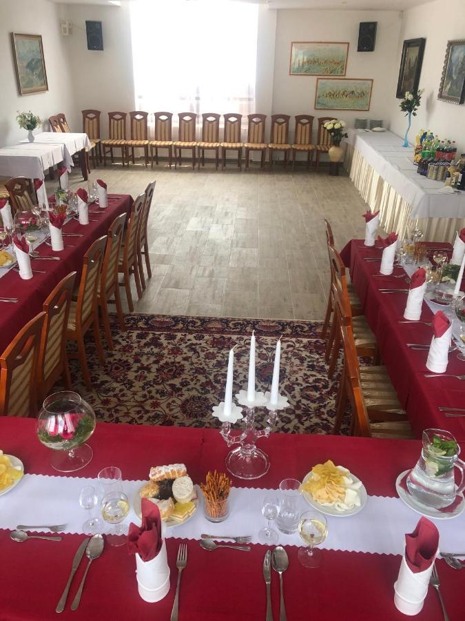 Penzion Vah Liptovska Teplicka ภายนอก รูปภาพ